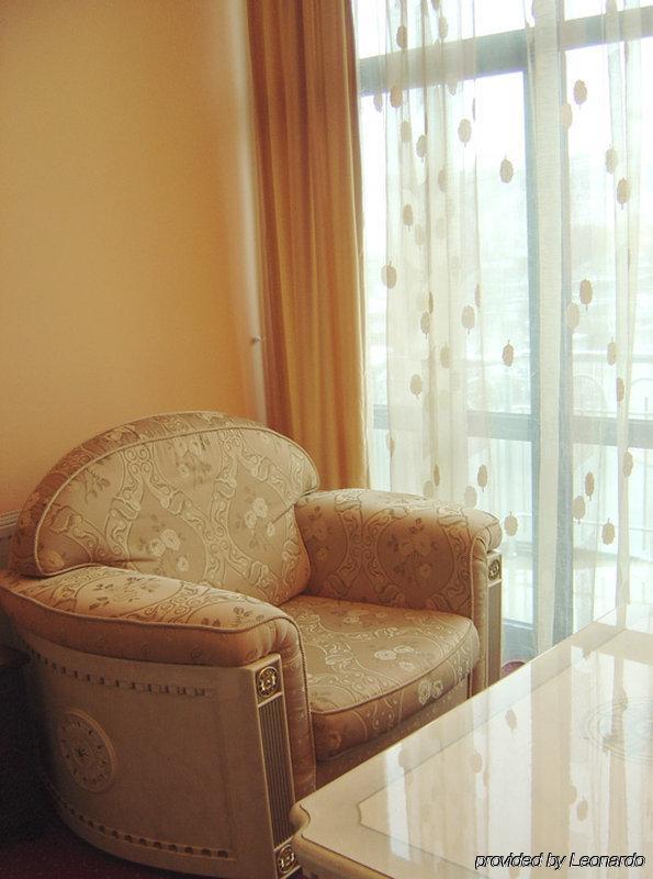 Hotel Pejton Pristina Habitación foto