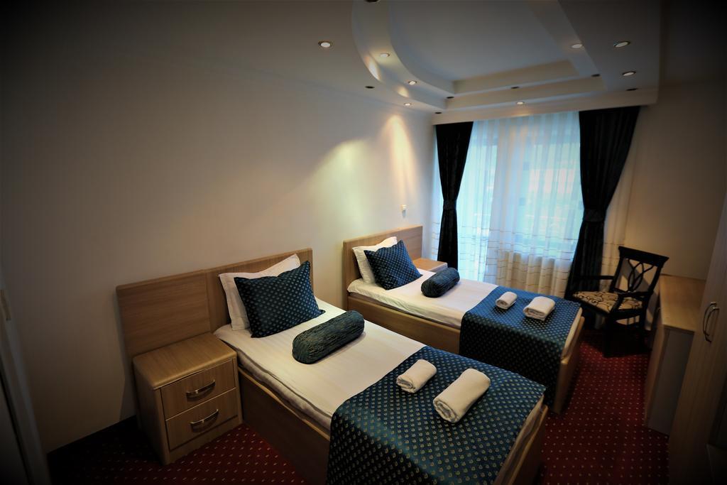 Hotel Pejton Pristina Exterior foto