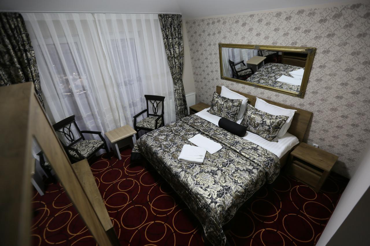 Hotel Pejton Pristina Exterior foto